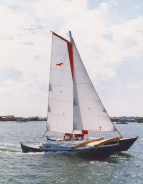 Tiki 21 sailing in France