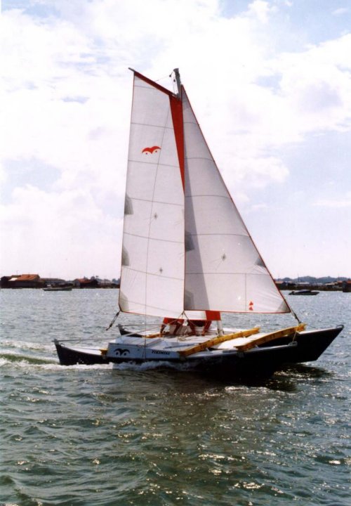 Tiki 21 sailing in France