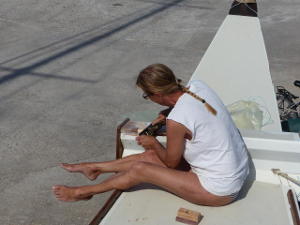 Hanneke working on a beam